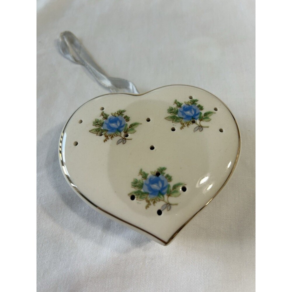 VTG PORCLAIN FLORAL HEART POTPOURRI POMANDER 3.75"W/ STOPPER
